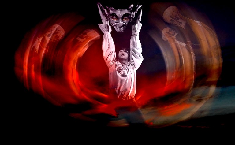 La vie est la farce à mener par tous