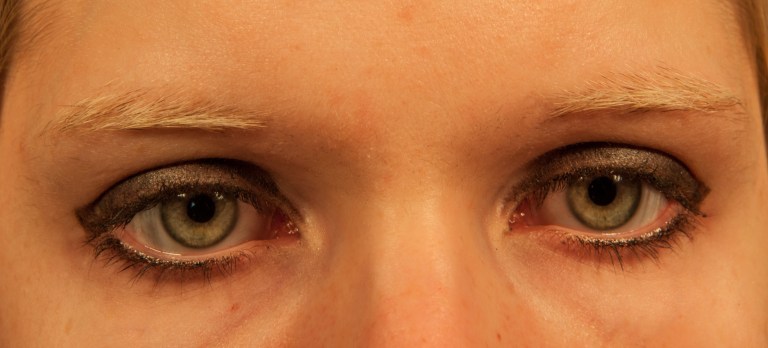 yeux anais.jpg