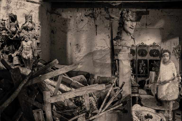 Imagecommuniante Satire 1NB.jpg