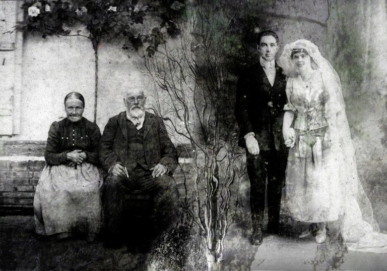 2 vieux assis mariage