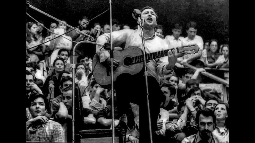 Cette image a un attribut alt vide ; le nom du fichier est concert-raimon-8.jpg